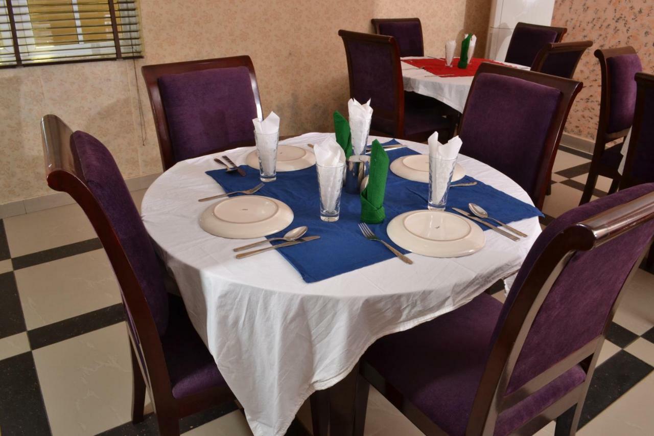 Limoh Suites Μπενίν Σίτι Εξωτερικό φωτογραφία